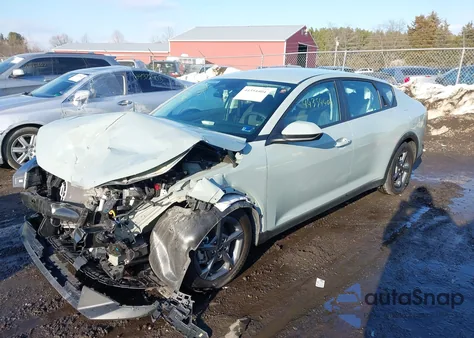 2025 Kia K4 Lxs z USA, uszkodzony, nr VIN 3KPFT4DE5SE063023